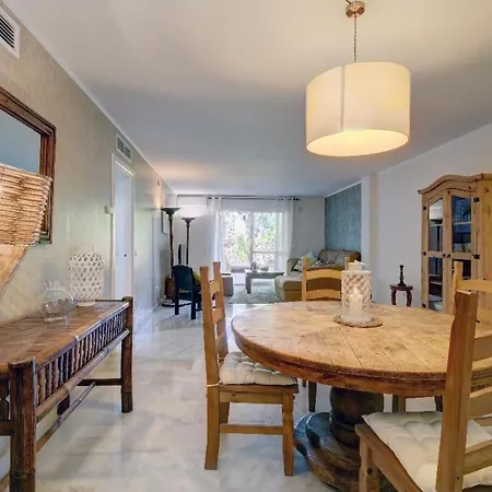 Espacios Amplio Apartamento En Lomas Club Con Jardin Privado Apartment *