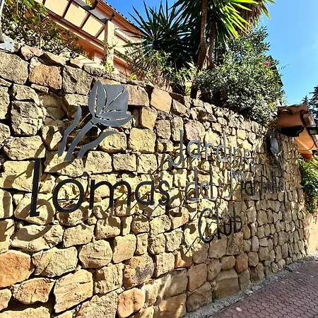 Espacios Amplio Apartamento En Lomas Club Con Jardin Privado Apartment *