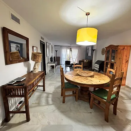 Espacios Amplio Apartamento En Lomas Club Con Jardin Privado *